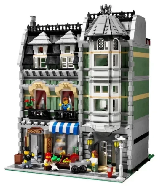 Alt of Lego Creator: Green Grocer (10185) With 2352 Pcs. Generic Bricks. Read!